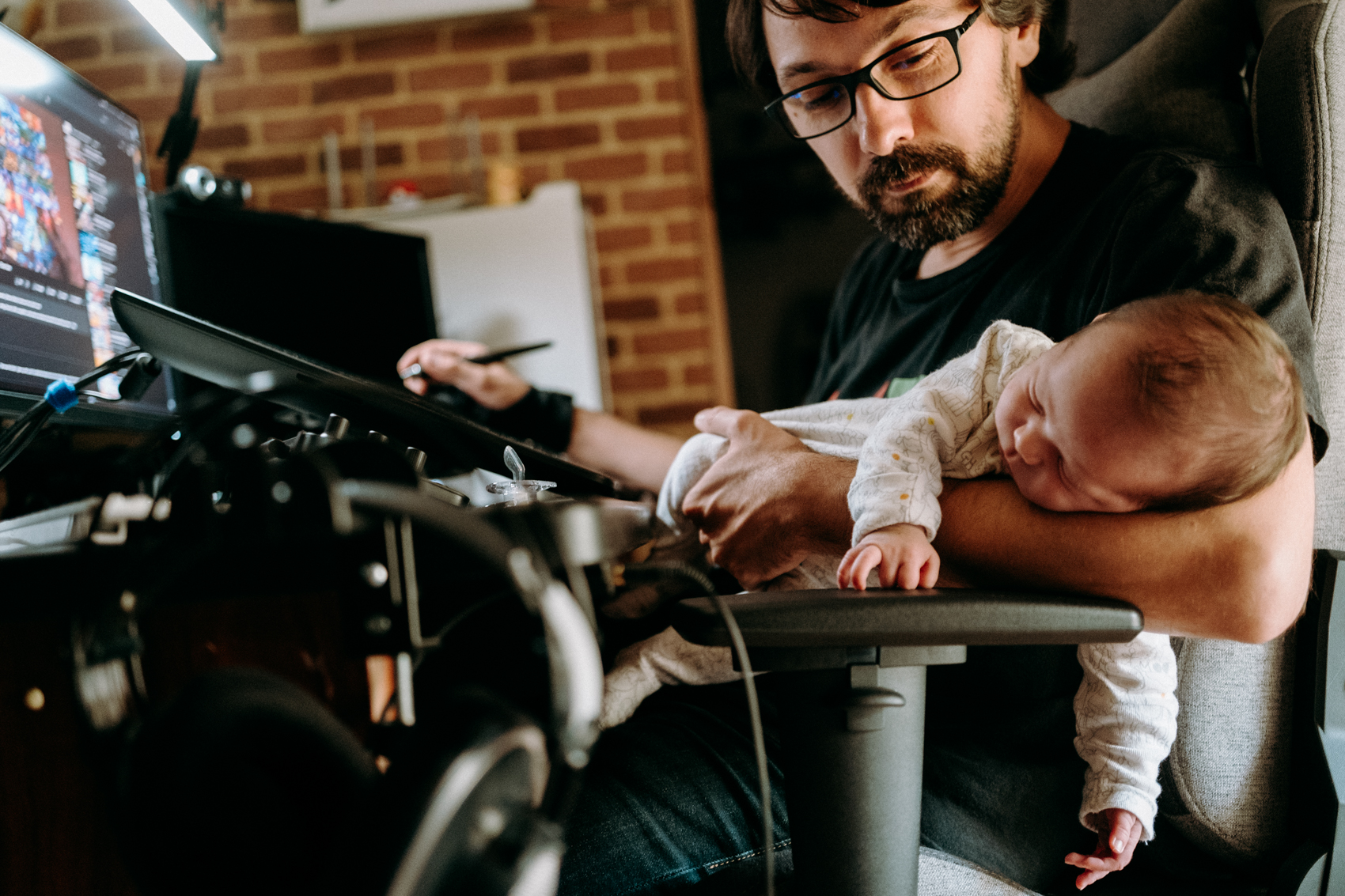 Nouveau-né et paternité au travail
    