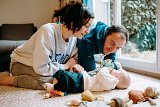 Mini séance photo bébé et ses parents à domicile Orléans 