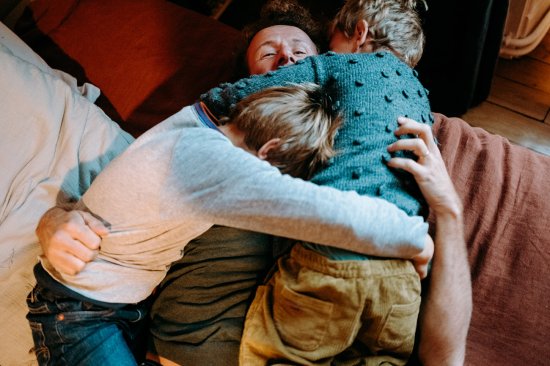 Séance photo grossesse et famille Limoges bagarre avec papa