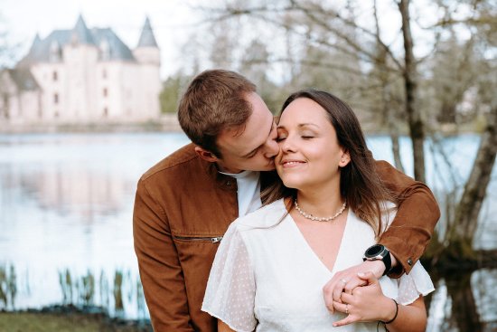 Amour d'un couple avant son mariage en Haute-Vienne