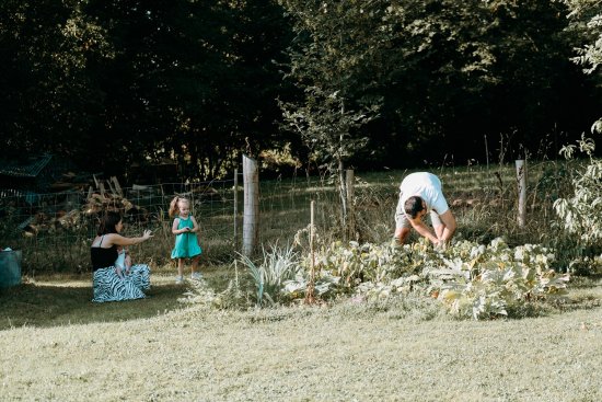 Séance famille au potager près de Limoges