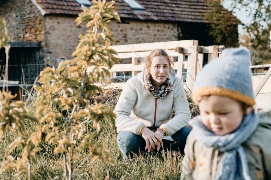 Regard d'une maman à son enfant