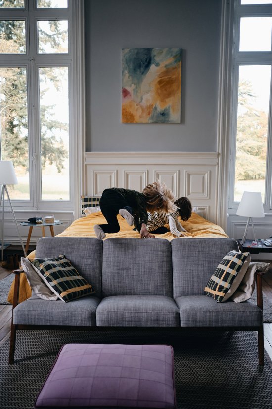 Photographie enfants saut vers le lit Limoges